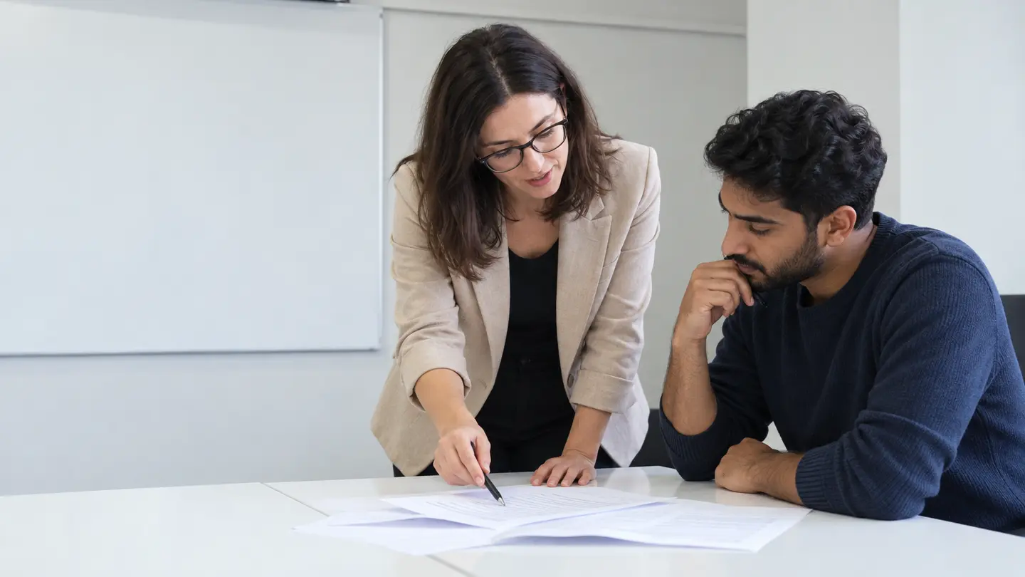 Orlando Language Academy'de IELTS eğitmeniyle kişisel geri bildirim çalışması